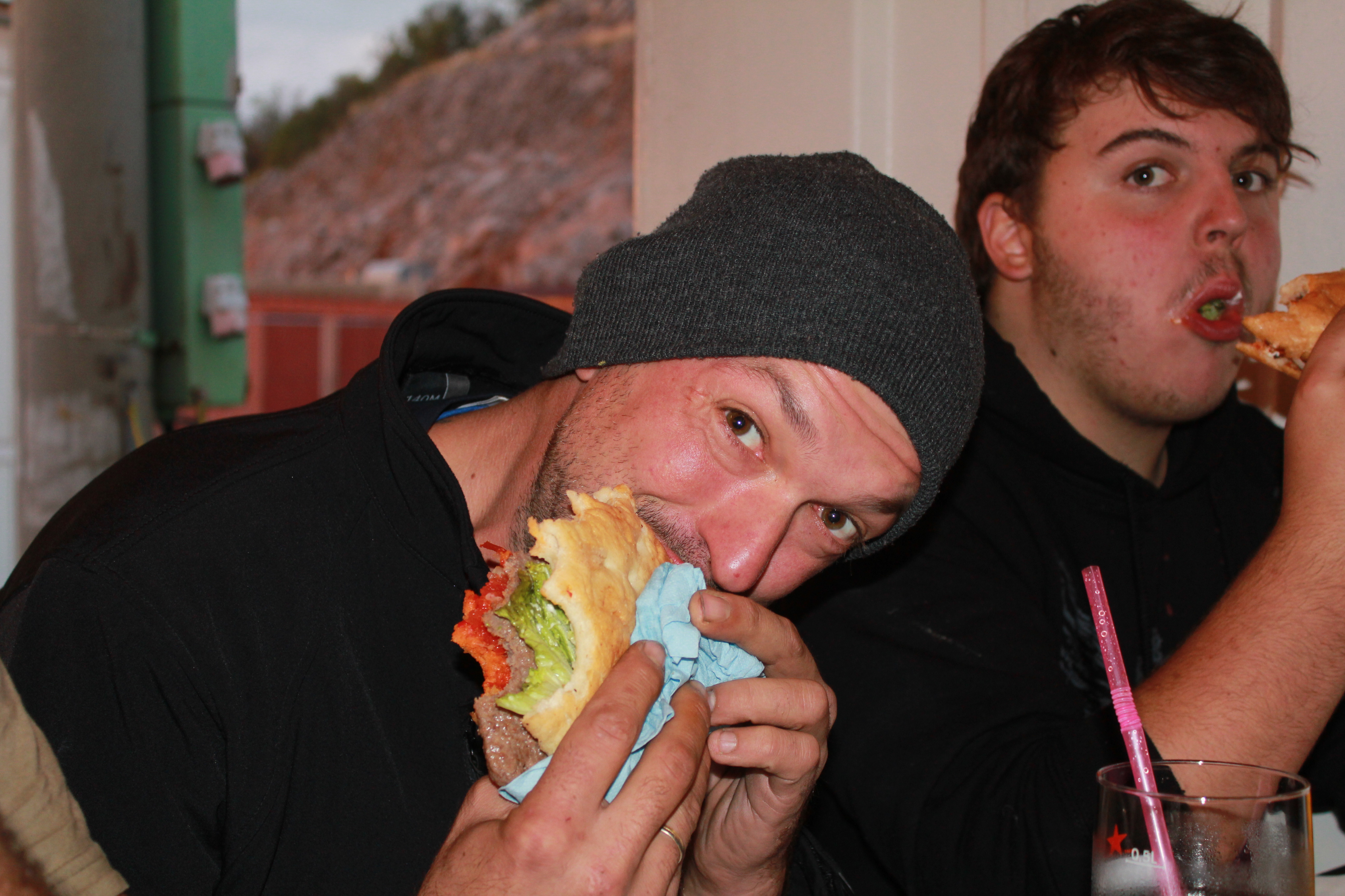 Riesenburger und Kalamares und Schnitzel und und und